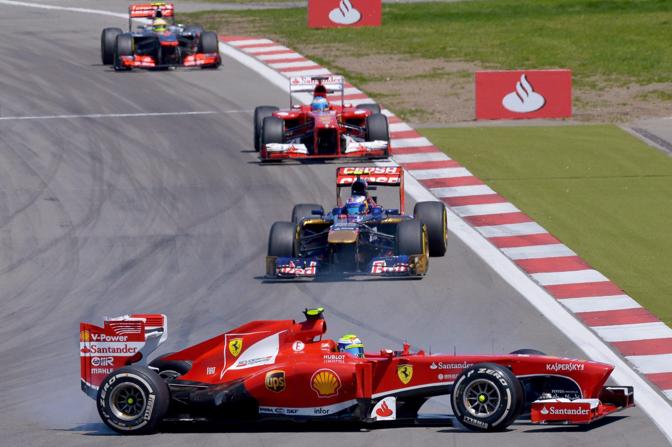 Felipe Massa in testacoda al 4 giro. Epa